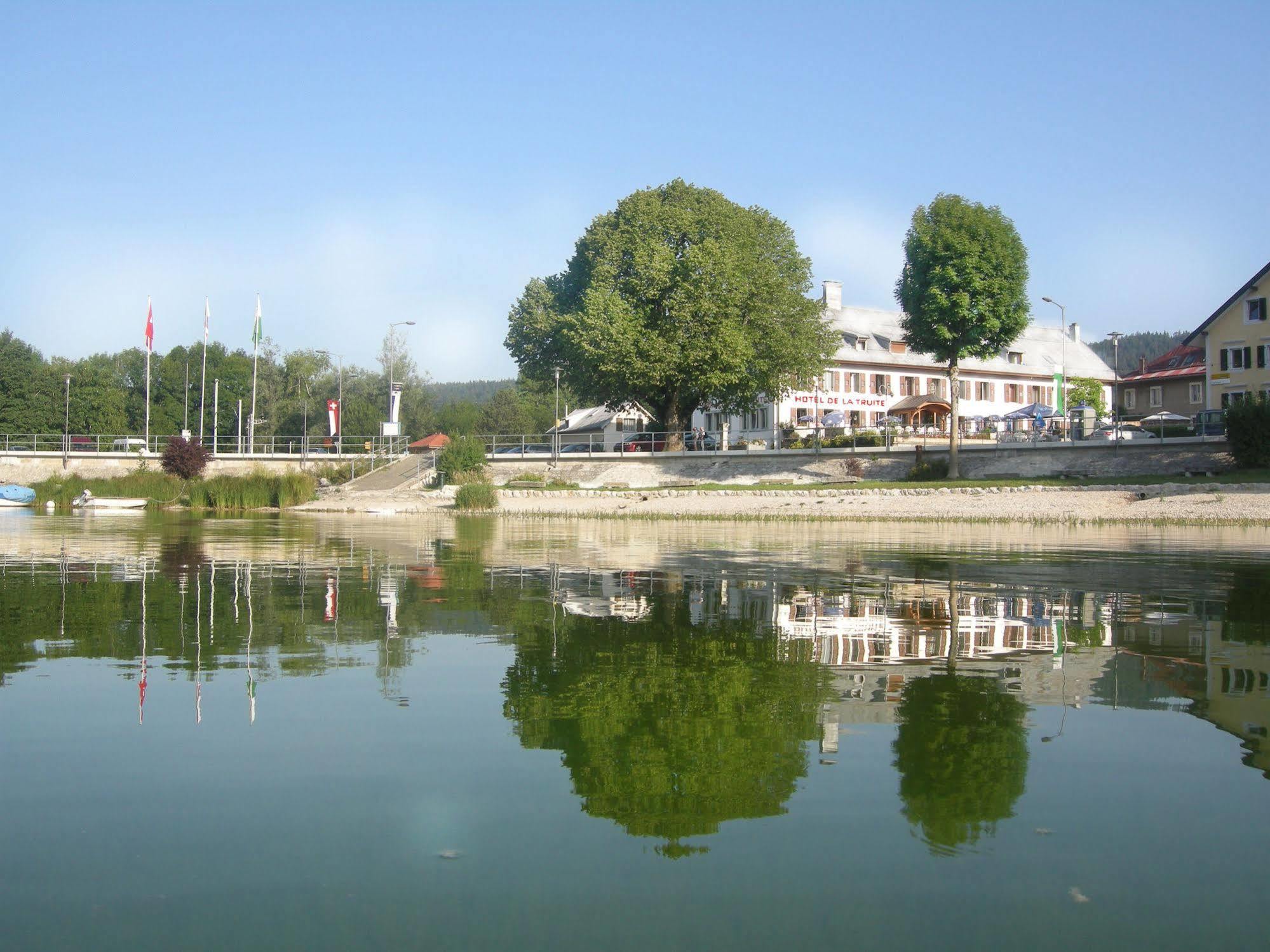 Hotel De La Truite & Spa Le Petit Nautilus Le Pont Exteriér fotografie